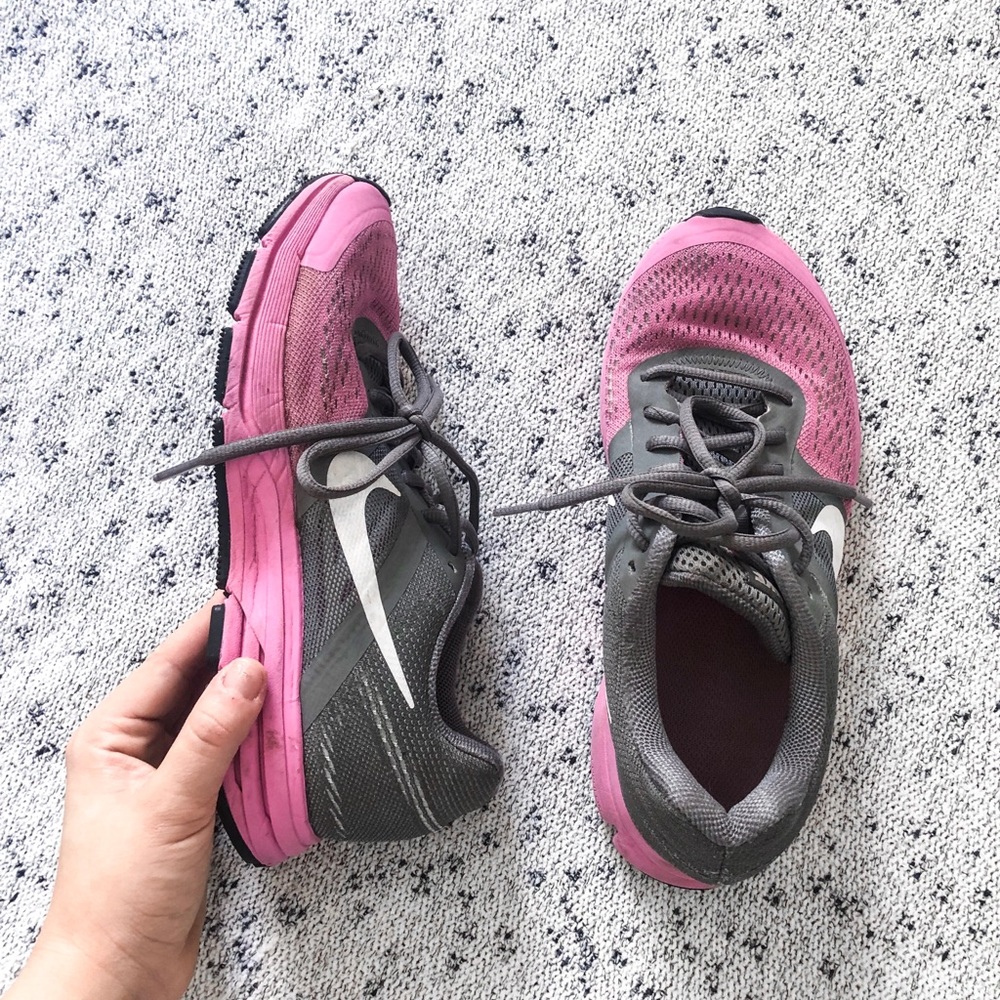 NIKE PEGASUS discontinued size 8 pink/gray